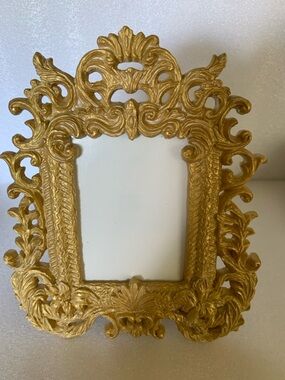 Vintage Gold Ornate Baroque Picture Frame
5 X 3.5